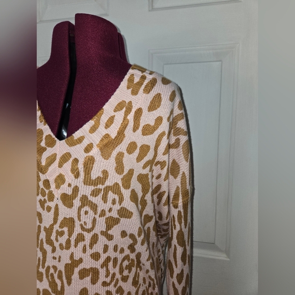 Show Me Your Mumu XS Pink Leopard Cliffside Sweater - Picture 2 of 9